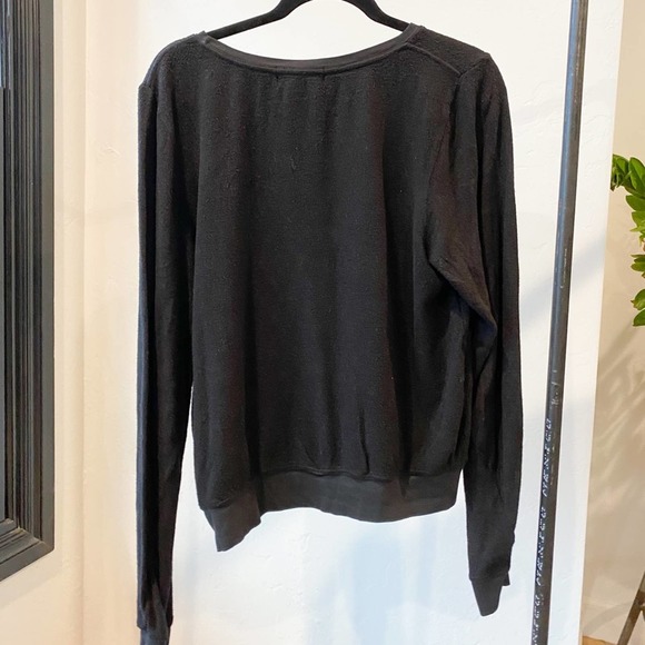 DREAM SCENE x WILDFOX Women's Back/Gold Foil Snowflake Fleece Pullover sz M NWT - Picture 3 of 9